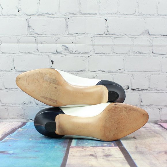 Salvatore Ferragamo Leather Kitten Heel Size 7.5 B - Picture 9 of 9